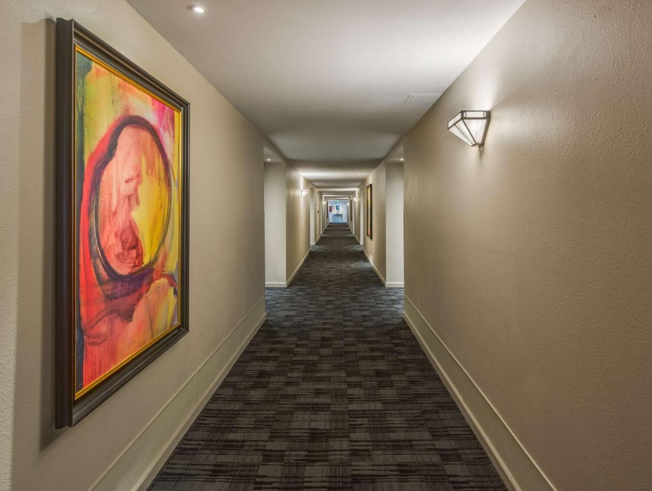 Best Western Plus Boulder Inn Interior photo